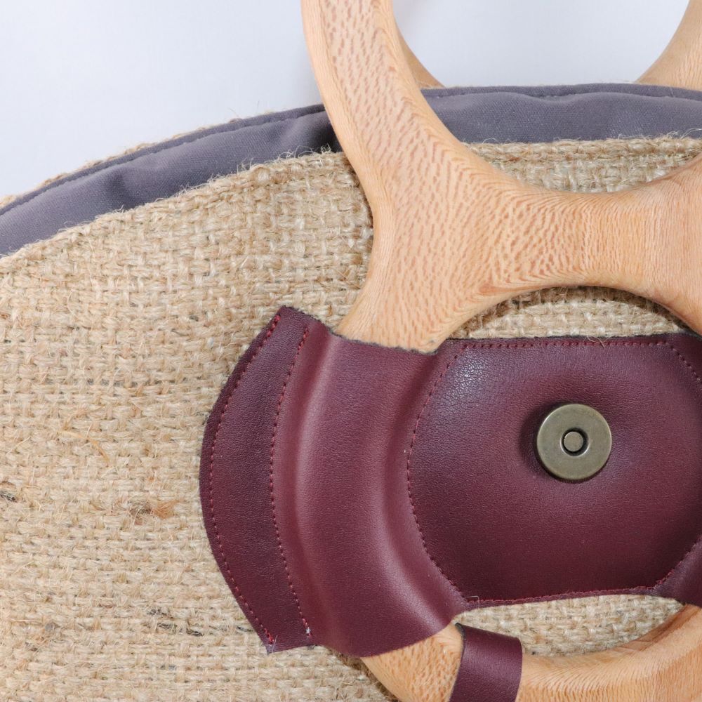 Sac jute et alter-cuir de raisin poignées en bois 2