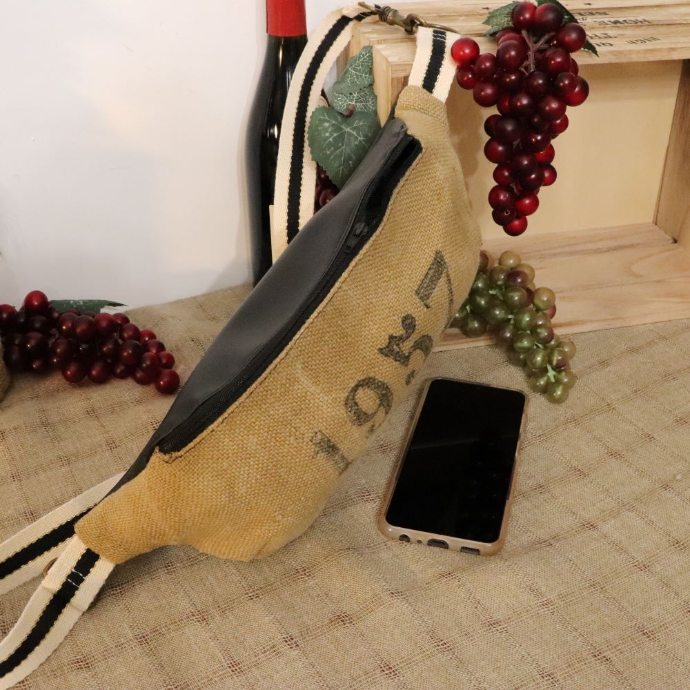 sac banane en cuir de raisin vegan et toile de jute avec téléphone